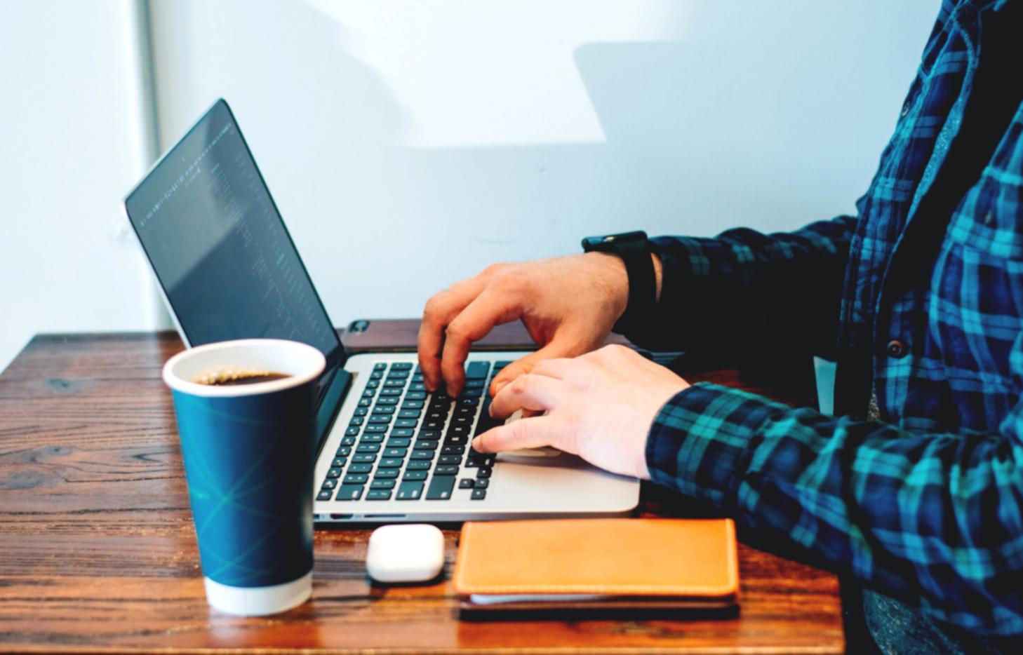 Dashboard analytics moderne avec métriques de performance avancées